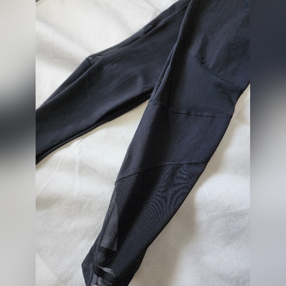 TNA leggings Size Large - Picture 8 of 9